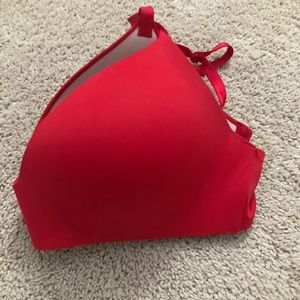 Victoria’s Secret lightly lined wireless bra, 34DD